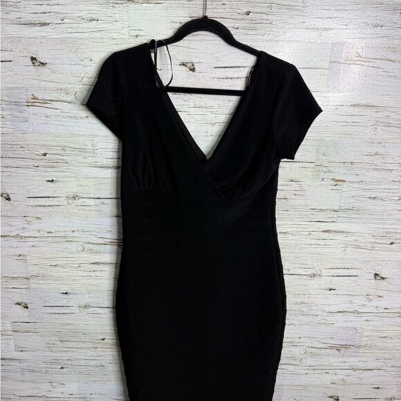 Frank Lyman Design Black V-Neck Bodycon Mini Dress size 10 - Picture 1 of 7